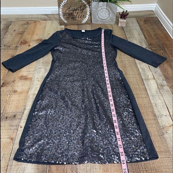 Old Navy GRAY SEQUIN SHIFT DRESS 3/4 Sleeve Sheath Silver - Picture 4 of 9